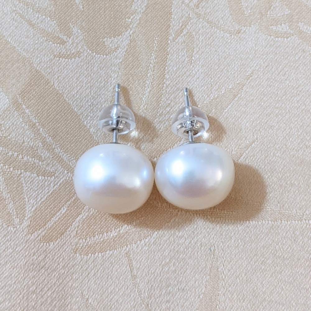 Large Freshwater Pearl Stud Earrings - White